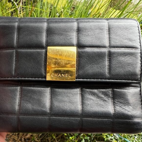 Chanel Chocolate Bar Quilted Black Lambskin Wallet w/ Box & Holograms - Picture 1 of 10